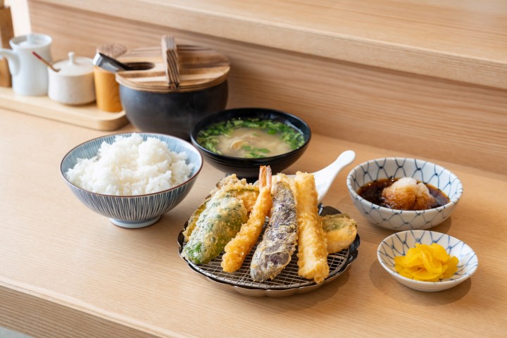 六本木ヒルズ「日本橋 天ぷらめし 金子半之助」
ワーカーの皆様限定で天ぷらを一品サービス！