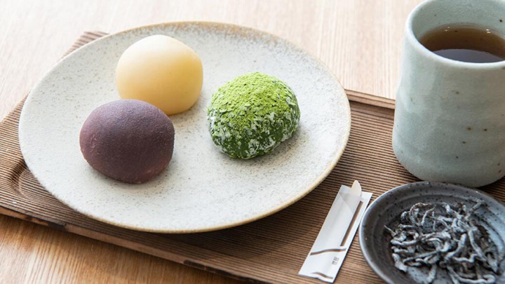 六本木ヒルズ「松也-MATSUNARI-」
テイクアウトで1,000円以上お買上げの方にお好きなおはぎを1個サービス！（売れ切れ次第終了）