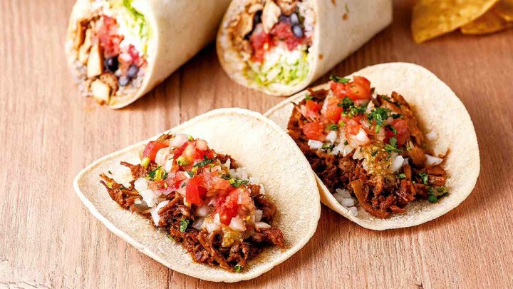 愛宕グリーンヒルズ「TACO RICO」
ランチタイムにお食事をご利用の方に①平日はトッピングサービス（ワカモレorハラペーニョ）②土曜はワンドリンクサービス（珈琲orレモネードorソフトドリンク）