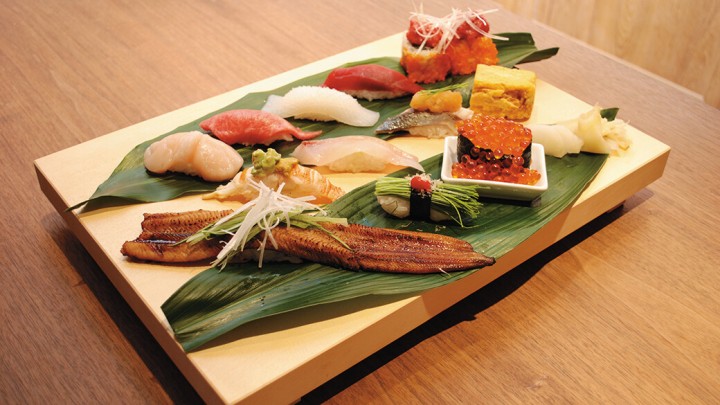 愛宕グリーンヒルズ「東京寿司 ITAMAE SUSHI 愛宕店」
ディナータイムに店内でお食事をご利用の方は8%OFF！（17：00 ～ 23：00）