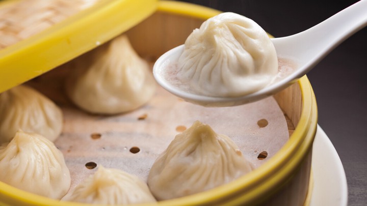 六本木ヒルズ「南翔饅頭店」
店内でお食事をご利用の方は10％OFF！（宴会コースは除く）